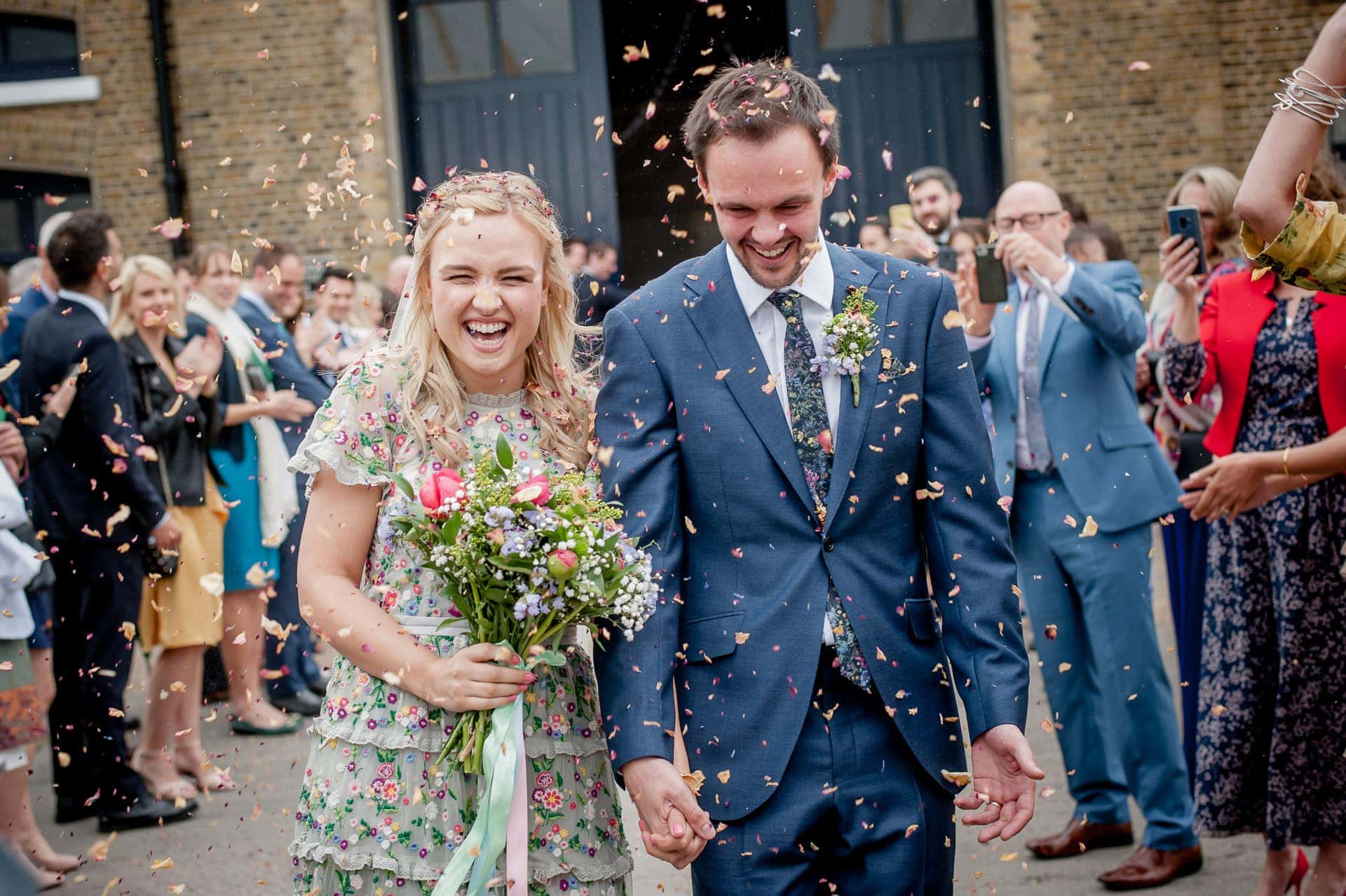 How much confetti do I need for my wedding? Biodegradable Wedding